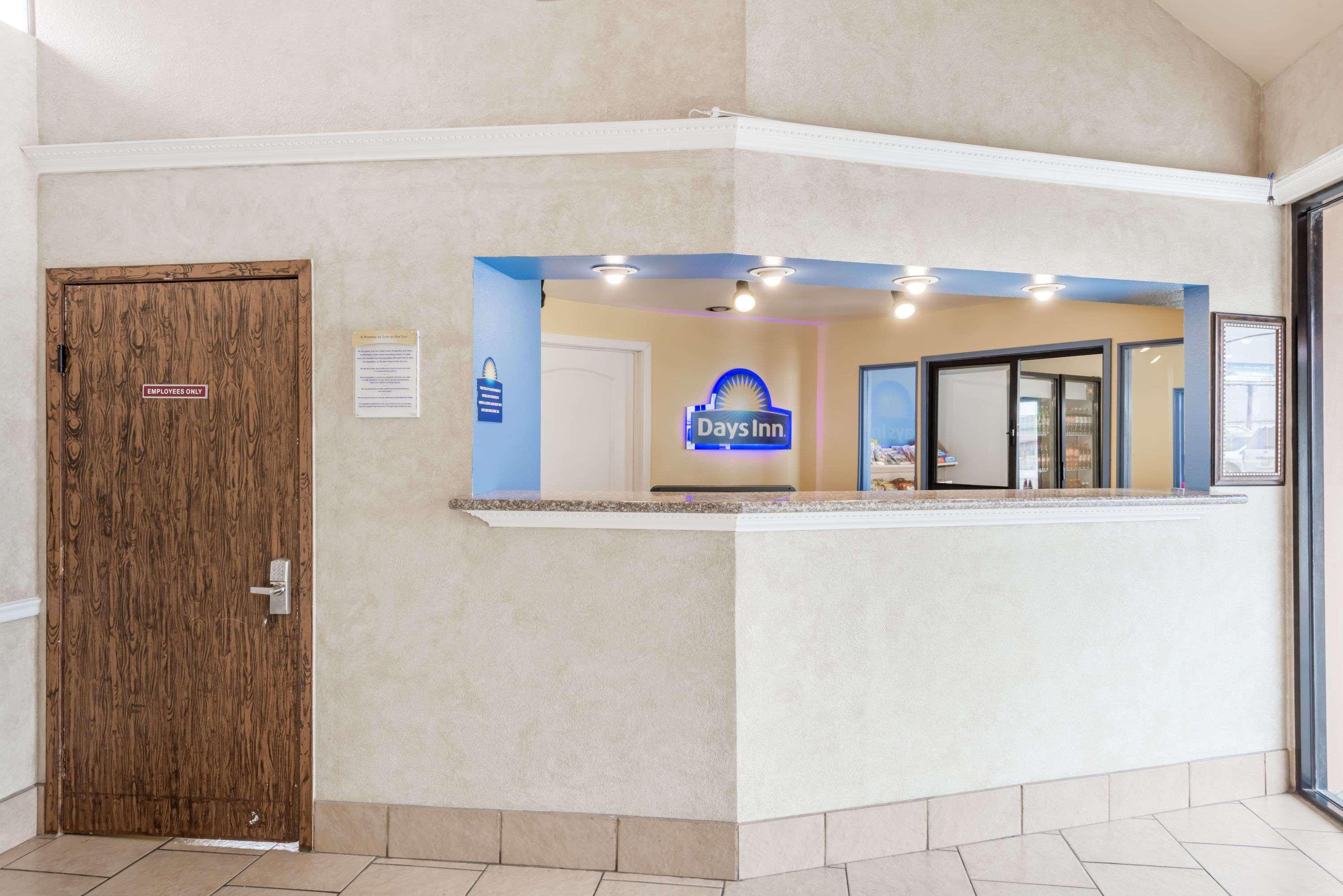 Days Inn By Wyndham San Antonio Splashtown/Att Center Kültér fotó