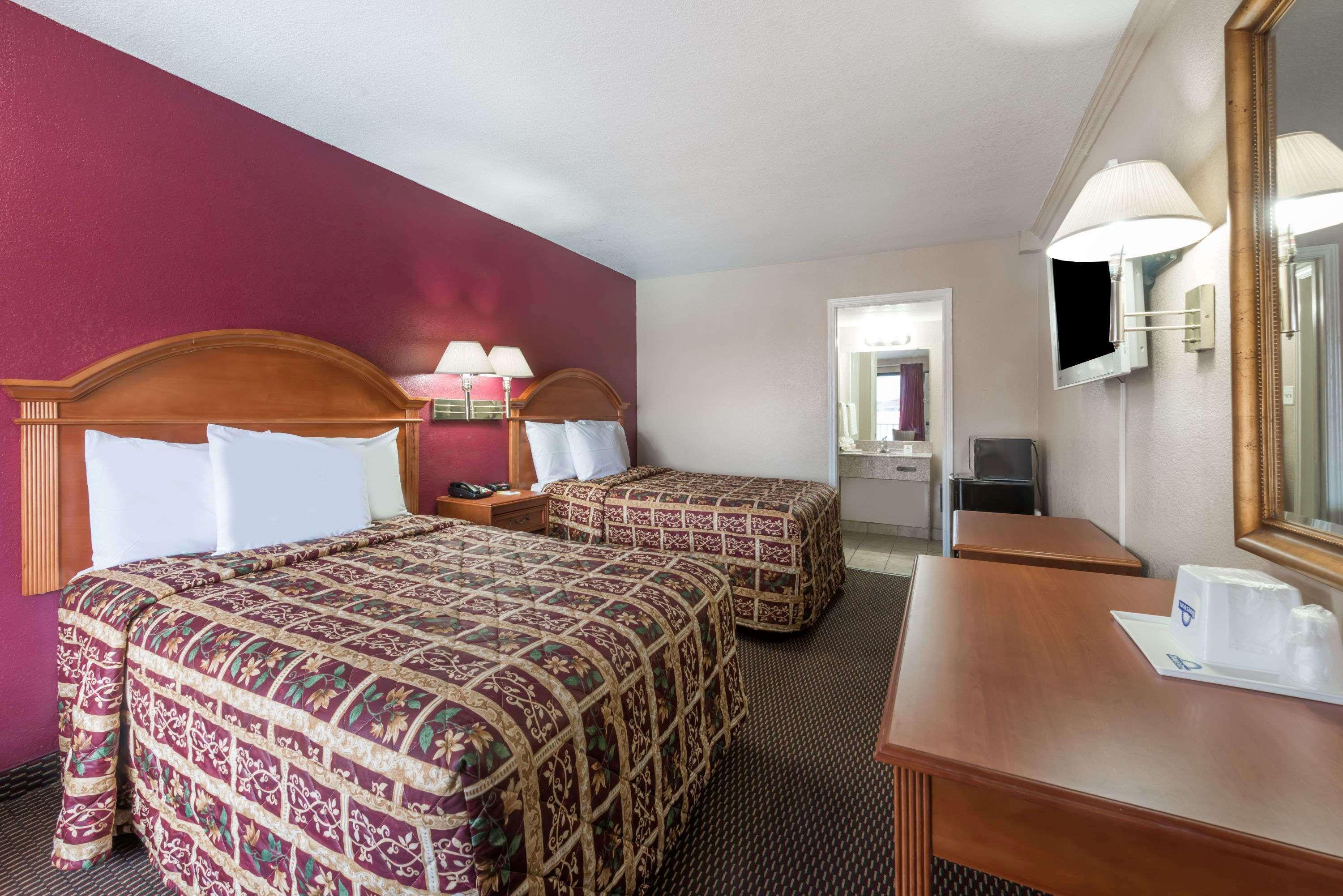 Days Inn By Wyndham San Antonio Splashtown/Att Center Kültér fotó