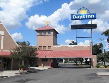 Days Inn By Wyndham San Antonio Splashtown/Att Center Kültér fotó